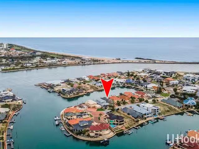 Cheap 11 Voyager Close, Wannanup, WA 6210