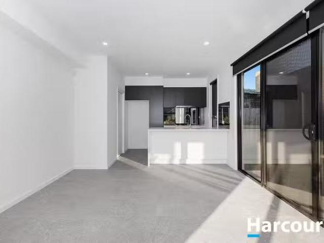 New 11a Lloyd Avenue, RESERVOIR, VIC 3073 House for Rent