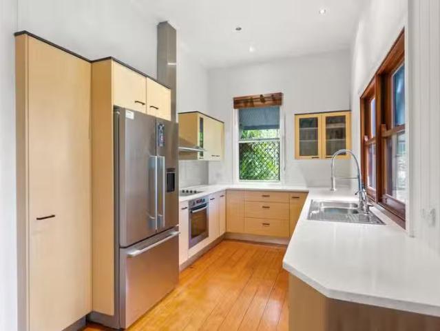 For Rent! 124 Agnew Street, NORMAN PARK, QLD 4170 House for.