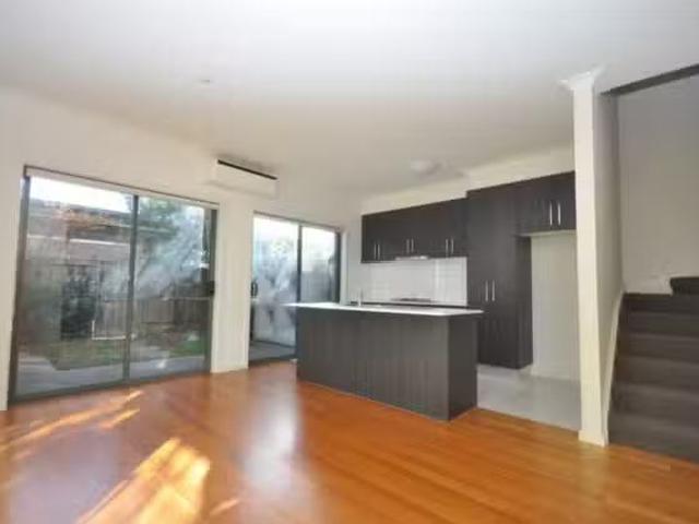 Nice 1/253 Derby Street, Pascoe Vale VIC 3044 Townhouse For.