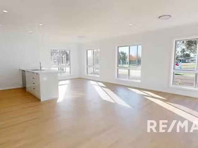 Cheap 1/25 Hill Street, Junee, NSW 2663