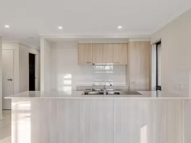 Deal! 1/25 Weebah Place, Cambooya, QLD 4358