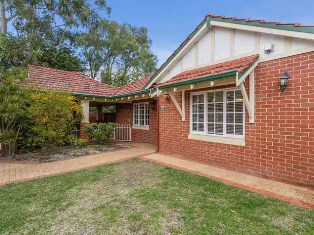 Cozy 127 Egina Street, Mount Hawthorn, WA 6016