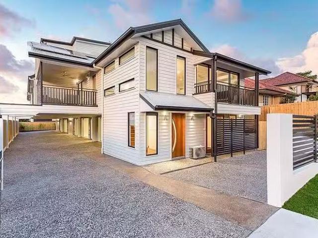 Unique 1/28 Loreburn Street, Mount Gravatt, QLD 4122