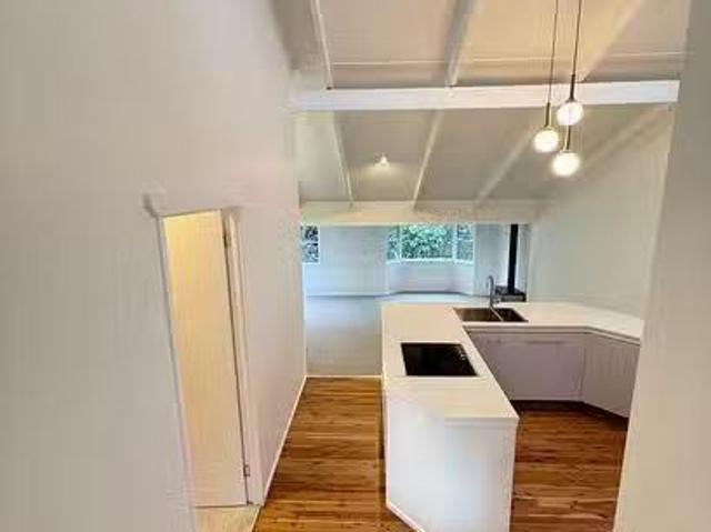 Charming 128 Skyline Terrace, Burleigh Heads, QLD 4220