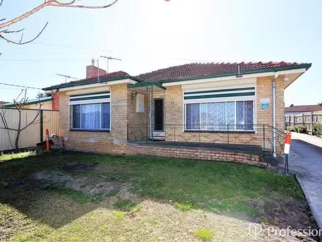 Deal! 1/29 Stella Avenue, Noble Park, VIC 3174