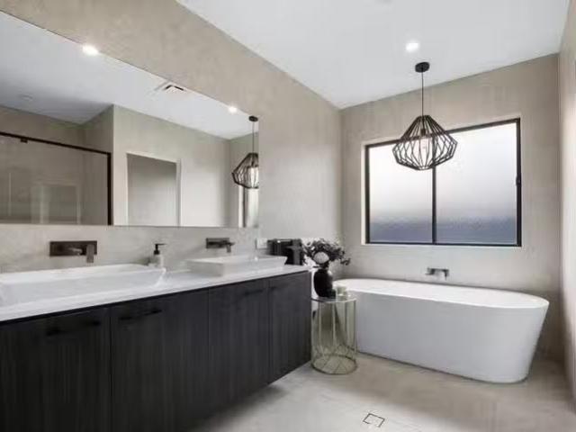Cozy 120 Bamboo Avenue, Benowa, QLD 4217