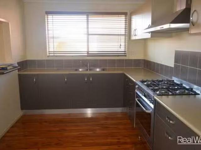 Just in! 1/20 Cranley Street, South Toowoomba, QLD 4350