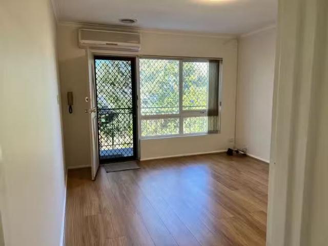Charming 12/11 Tattenham Street, Caulfield East VIC 3145