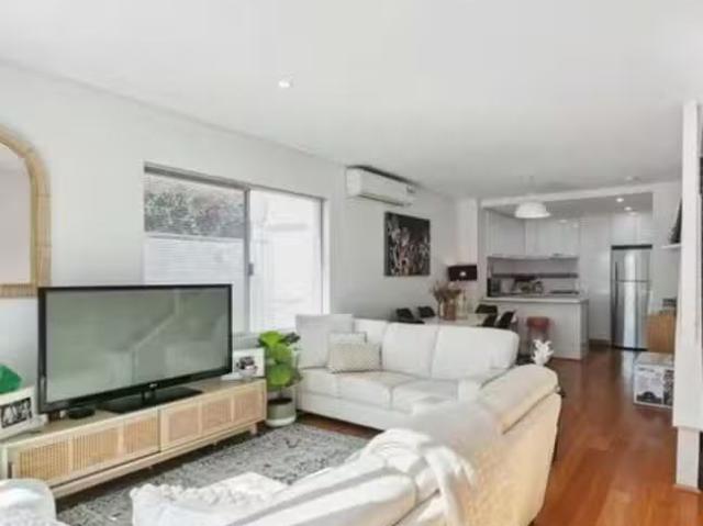 Cozy 1/216 Flamborough Street, Doubleview, WA 6018