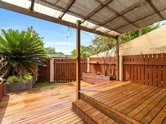 Unique 1/21 Mimosa Street, Holloways Beach, QLD 4878