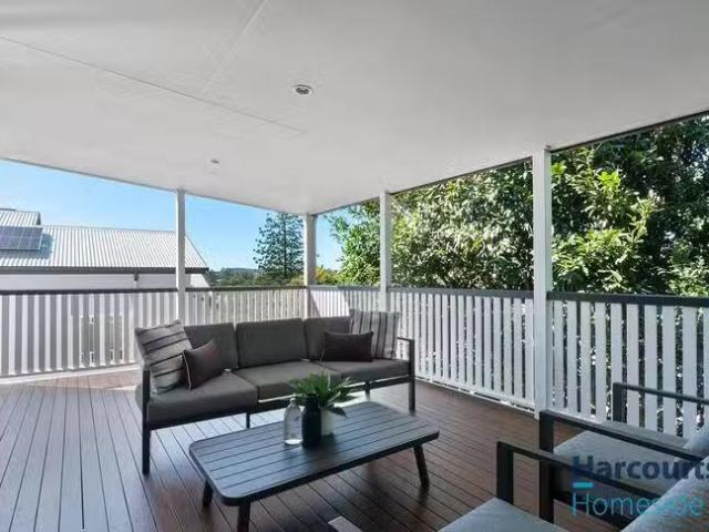 Unique 122 Cracknell Road, Tarragindi, QLD 4121
