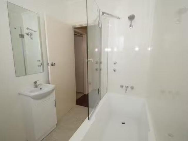 Charming 1/23 Duval Street, Armidale, NSW 2350