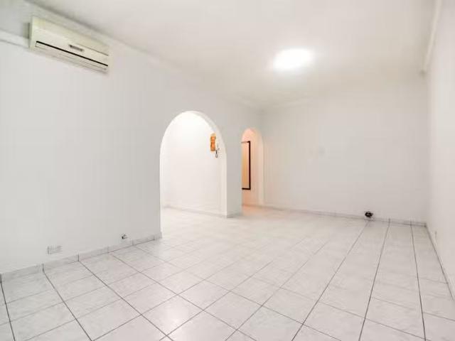 Charming 12/3 Longworth Avenue, Eastlakes Apartment for rent.