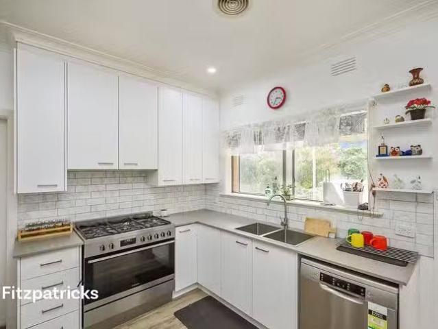 Cozy 123 Simkin Crescent, Kooringal, NSW 2650