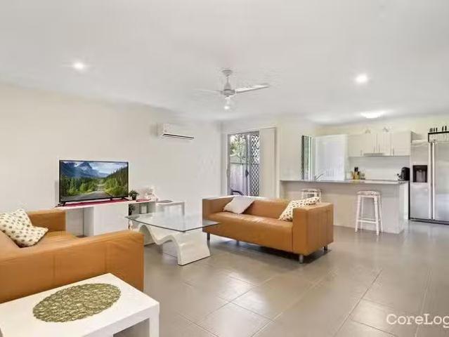 Charming 1/2 Appian Way, Loganlea, QLD 4131
