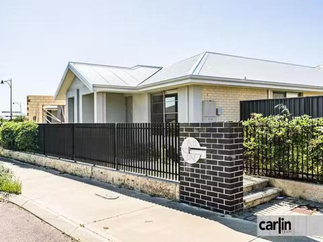 Charming 12 Elderflower Street, Treeby, WA 6164