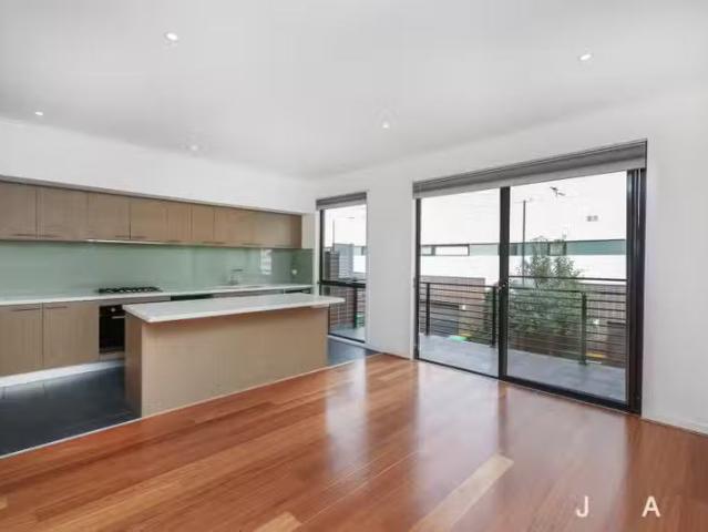 Cheap 12 Hocking Street, Footscray VIC 3011