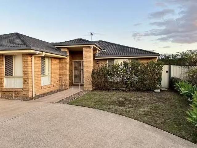 For Rent! 12 Hamill Place, Collingwood Park, QLD 4301