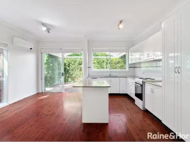 Charming 12 Jingara Place, SYLVANIA House for rent Listed by.