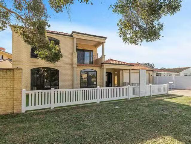 Nice 12 Linkwater Street, Shelley, WA 6148