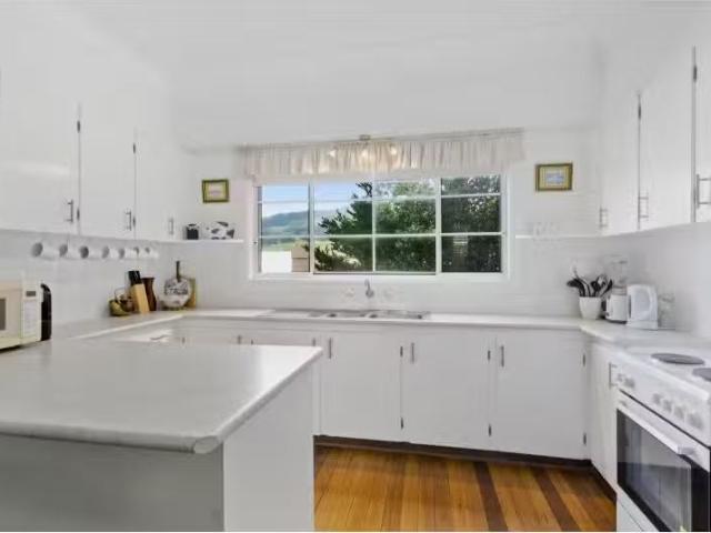 Rental! 12 Mountain Road, Austinmer House for rent Listed by.