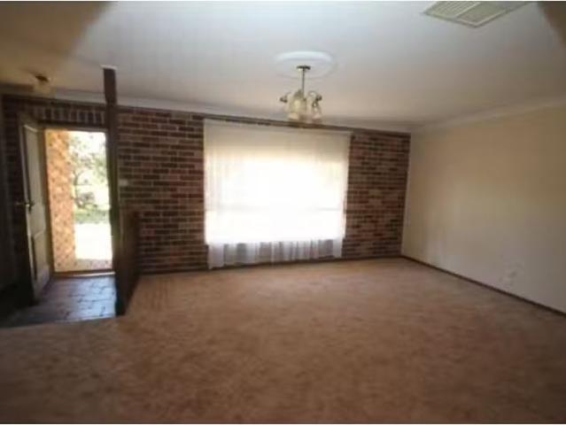 Rental! 1/2 Magnolia Parade, Lake Albert Apartment for rent L.