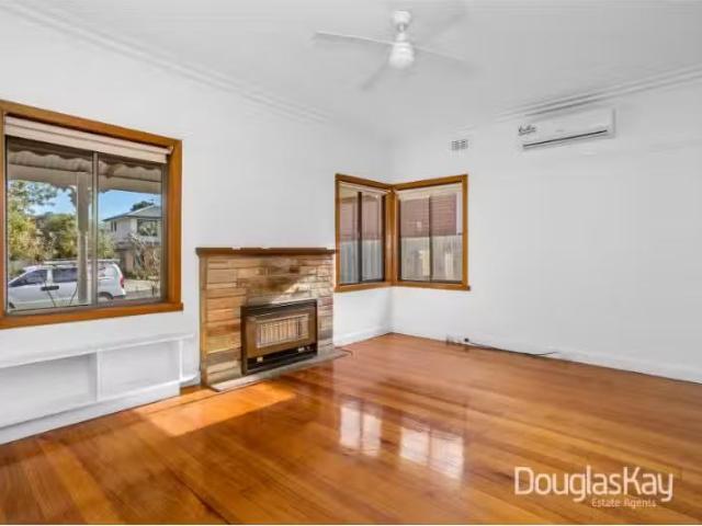 Charming 12 Walter Street, Sunshine House for rent Listed by.