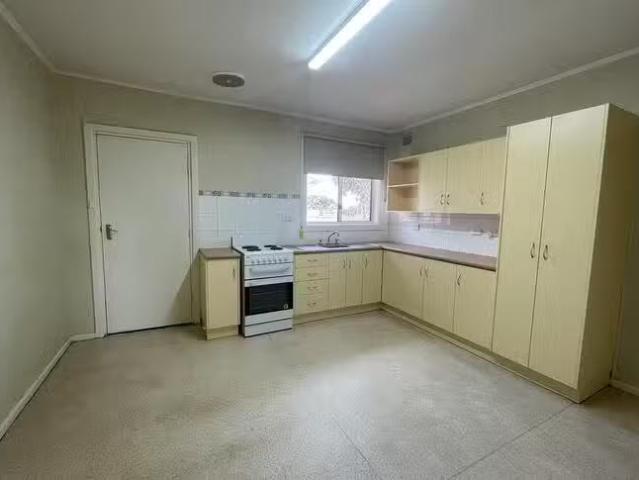 Nice 12 Whittard Street, Whyalla Norrie, SA 5608