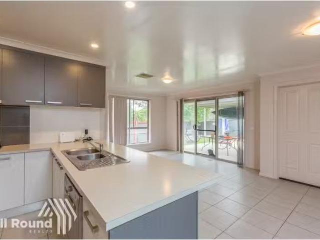 Cheap 12 Wills Court, Thurgoona House for rent Listed by Emil.