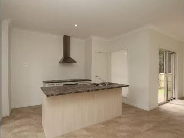 For Rent! 12B Whipbird Place, Ewingsdale House for rent Liste.