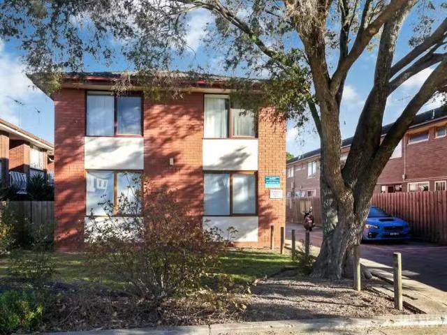 Charming 1/38 Bishop Street, Kingsville VIC 3012
