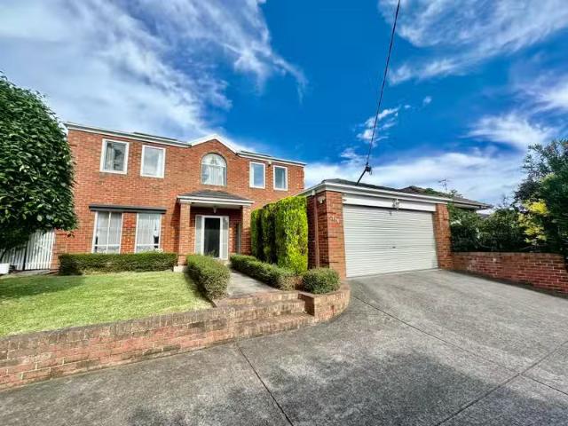 For Rent! 139 Greythorn Road, Balwyn North VIC 3104
