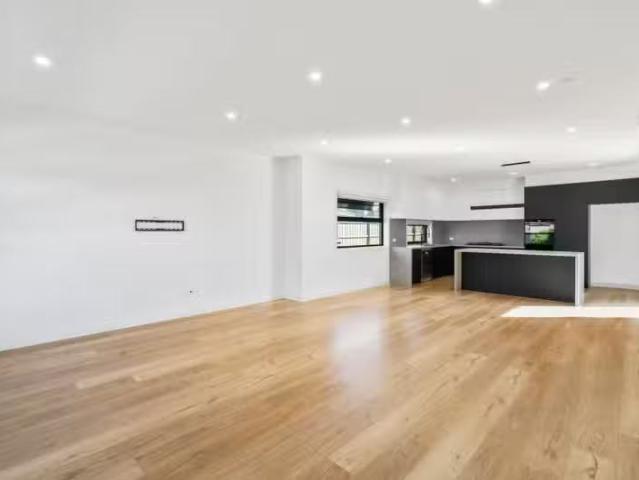 Charming 1/30 Bourchier Street, Glenroy VIC 3046