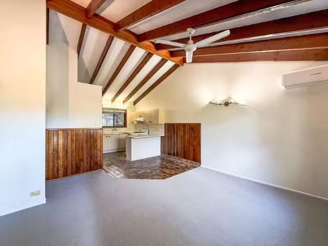 Unique 13/108A Ewing Road, WOODRIDGE, QLD 4114 House for Rent