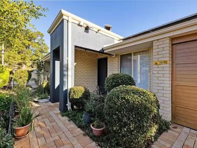 Just in! 1/33 Ellam Street, St James, WA 6102