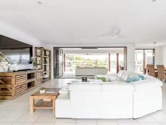 Cozy 13 Carrara Road, Carrara, QLD 4211