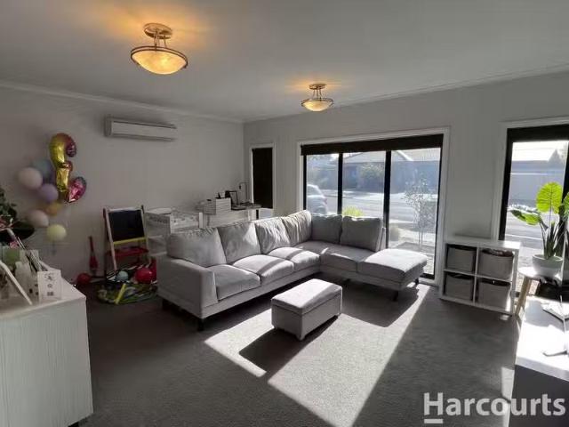 Charming 13 Oliver Court, HORSHAM, VIC 3400 House for Rent