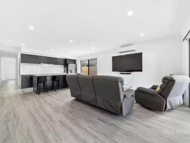 Charming 13 Lemon Crescent, Greenbank, QLD 4124