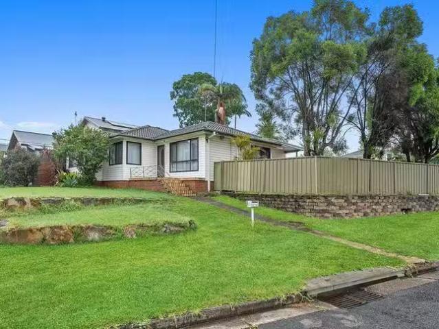 Rental! 13 Somme Crescent, Milperra, NSW 2214