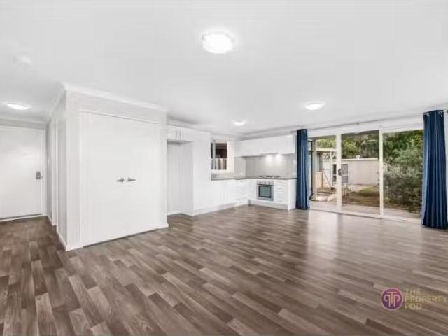Unique 13 Peron Close, COOLOONGUP Apartment for rent Listed b.
