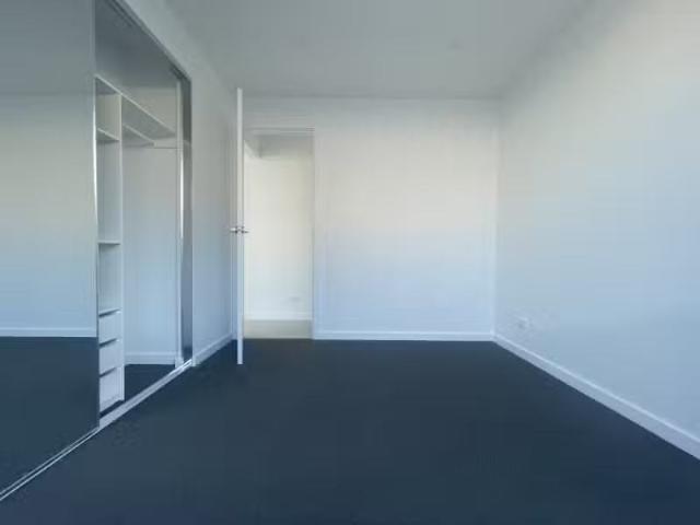 Deal! 13 Rowcliff cct, Lochinvar House for rent Listed by Kar.