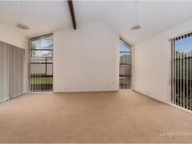 Cozy 13 Werrina Crescent, Armidale House for rent Listed by A.