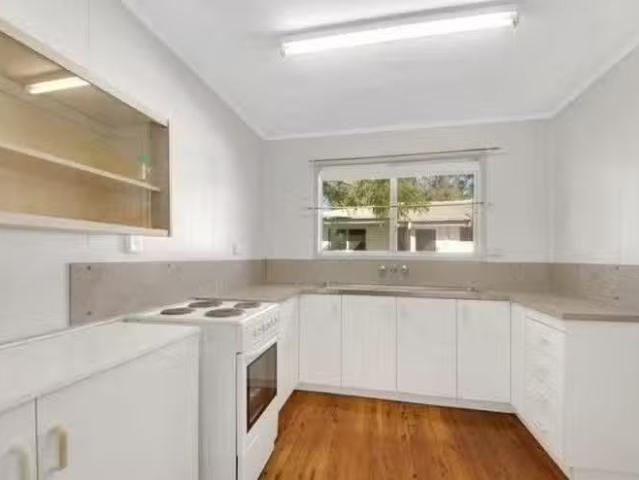Deal! 13 Wilkins Street, West Gladstone, QLD 4680