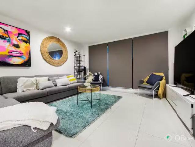 Cozy 144/73 Lake Street, Caroline Springs VIC 3023