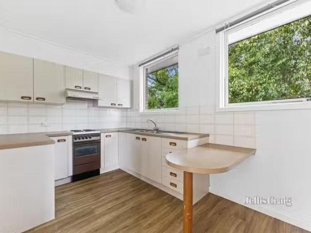 Unique 14/49 Hawdon Street, Heidelberg VIC 3084
