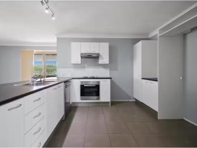 Unique 146 Casey Drive, HUNTERVIEW House for rent Listed by A.