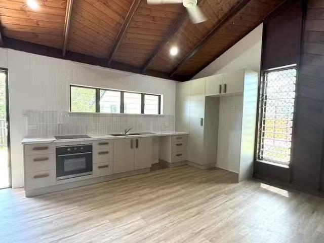 Unique 1401 Riverway Drive, Kelso, QLD 4815