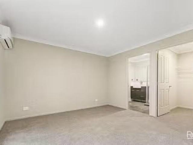 For Rent! 1/40B Gordon Avenue, Newtown, QLD 4350