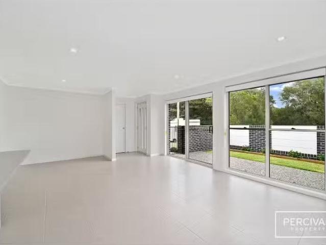 Nice 1/4 Anita Crescent, Port Macquarie Apartment for rent Li.